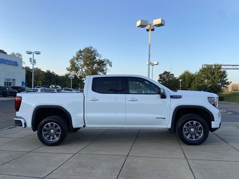 Used 2025 GMC Sierra 1500 AT4 AWD/4WD image 13