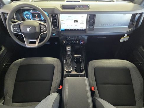 New 2025 Ford Bronco Base image 19