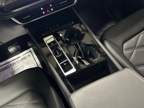 Used 2025 Volkswagen Atlas SE image 39