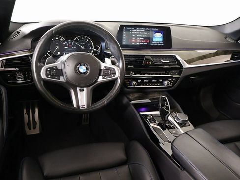 Used 2019 BMW 530i xDrive w/ M Sport Package AWD/4WD image 2