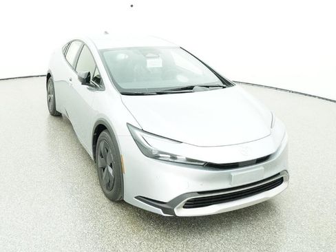 New 2026 Toyota Prius Plug-In Hybrid image 32