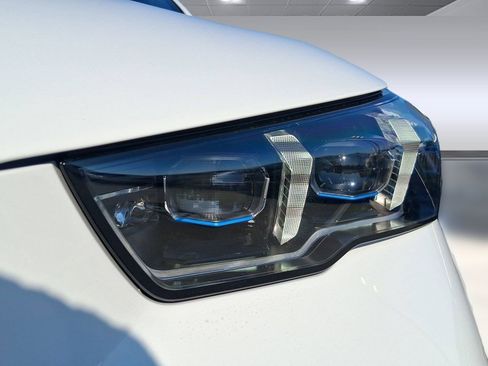 Used 2026 BMW 530i w/ Premium Package RWD image 11