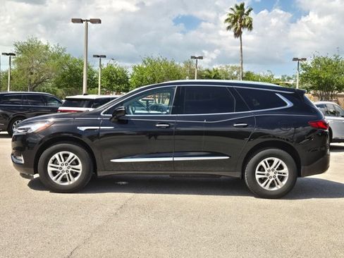 Used 2018 Buick Enclave Essence image 8