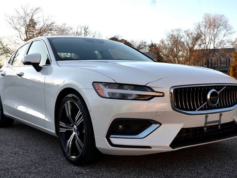 Used 2022 Volvo S60 B5 Inscription image 4