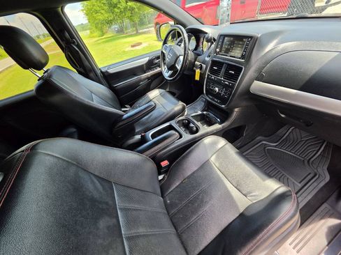 Used 2014 Dodge Grand Caravan R/T FWD image 4