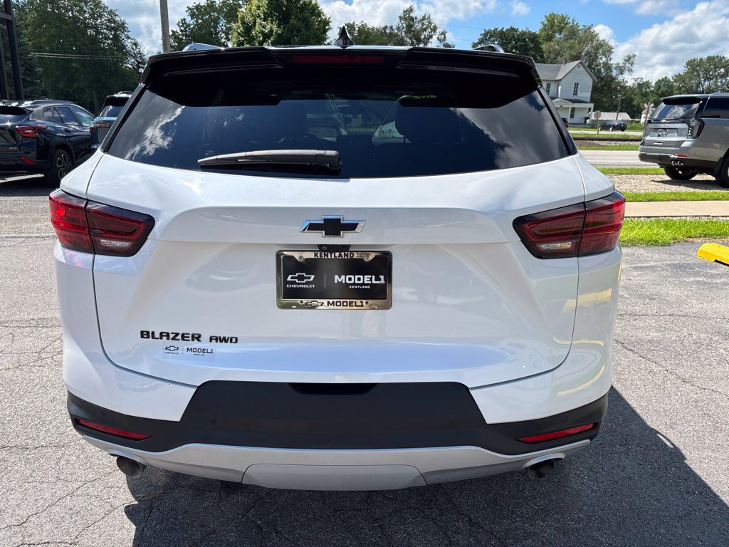 Used 2024 Chevrolet Blazer LT w/ Sound & Technology Package AWD/4WD image 5