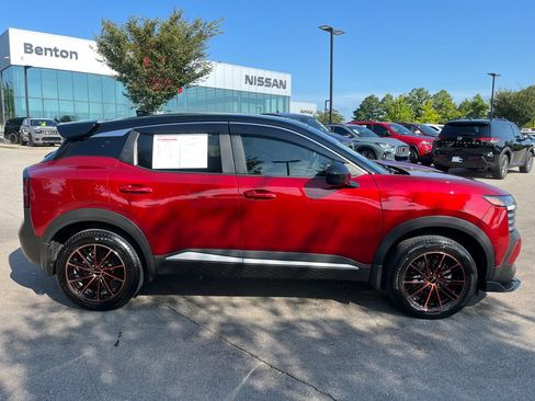Certified 2025 Nissan Kicks SV FWD image 8