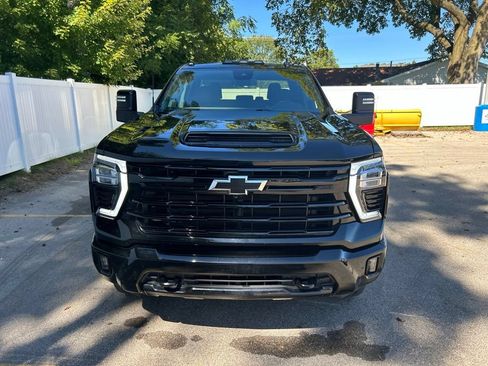 Used 2024 Chevrolet Silverado 2500 LT w/ Midnight Edition AWD/4WD image 25