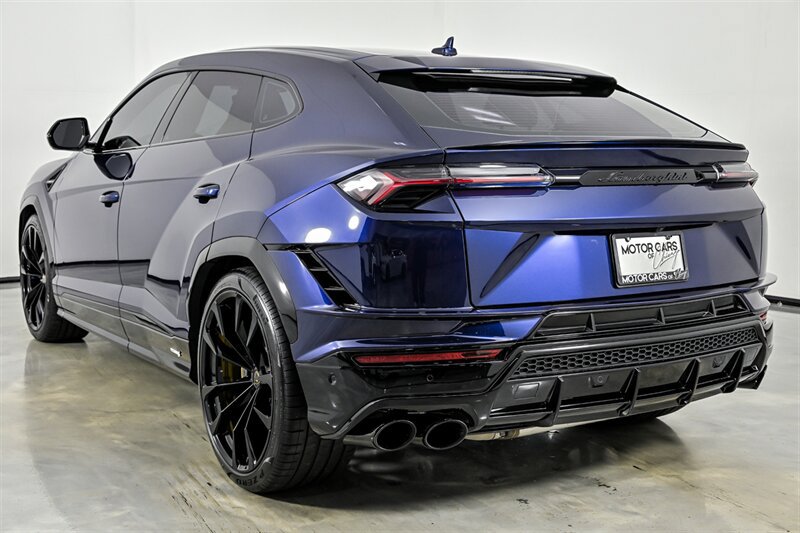 Used 2023 Lamborghini Urus S AWD/4WD image 7