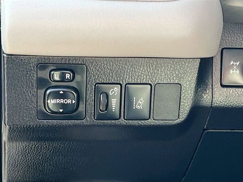 Used 2018 Toyota RAV4 Adventure AWD/4WD image 10
