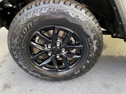 Used 2023 Jeep Gladiator Sport image 8