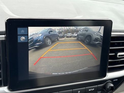 Used 2025 Hyundai Venue SEL image 15