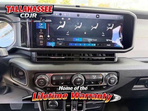 Used 2025 Jeep Gladiator Sport AWD/4WD image 22