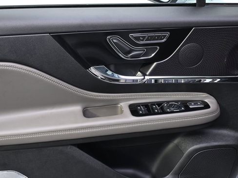 New 2026 Lincoln Corsair Premiere image 22