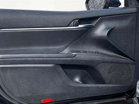 Used 2023 Toyota Camry SE image 23