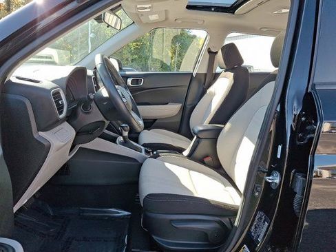 Certified 2024 Hyundai Venue SEL image 13