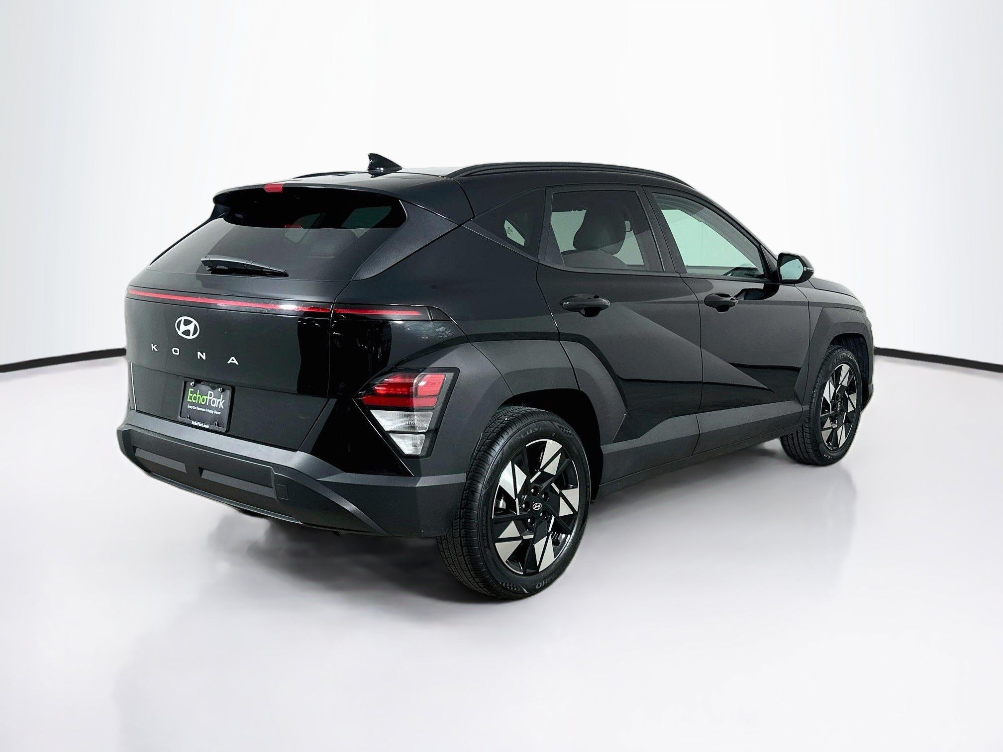 Used 2025 Hyundai Kona SEL FWD image 9