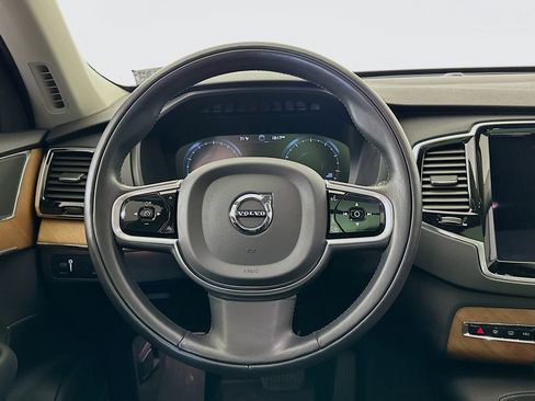 Used 2022 Volvo XC90 T5 Momentum w/ Advanced Package image 18