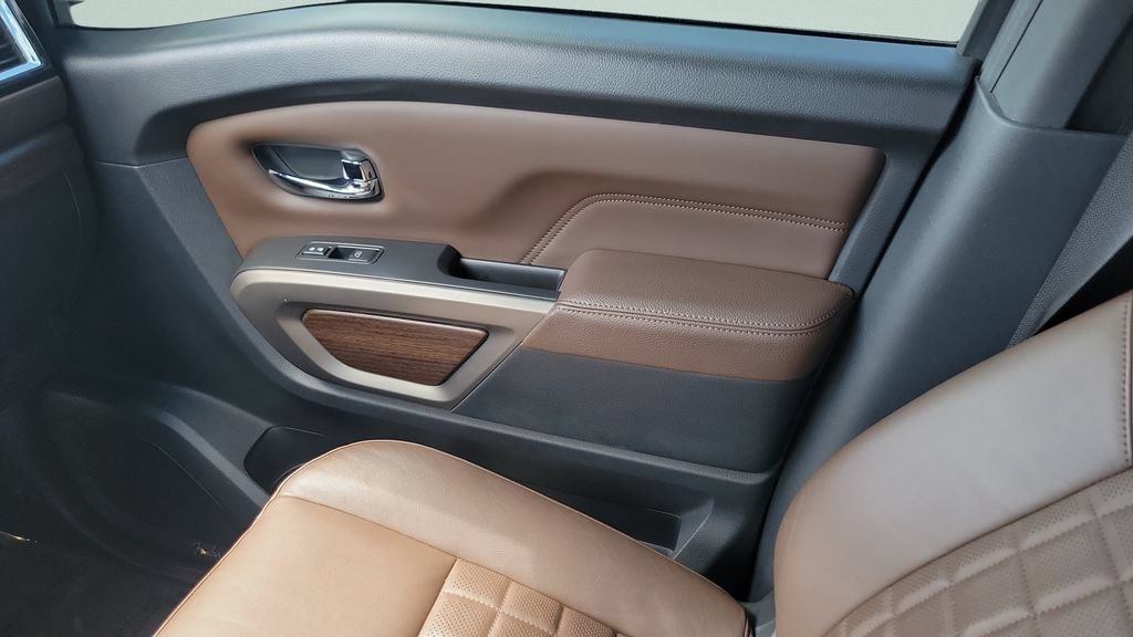 Used 2021 Nissan Titan Platinum Reserve RWD image 21