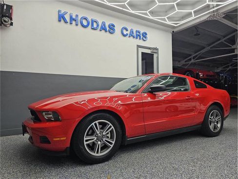 Used 2012 Ford Mustang Premium RWD image 2