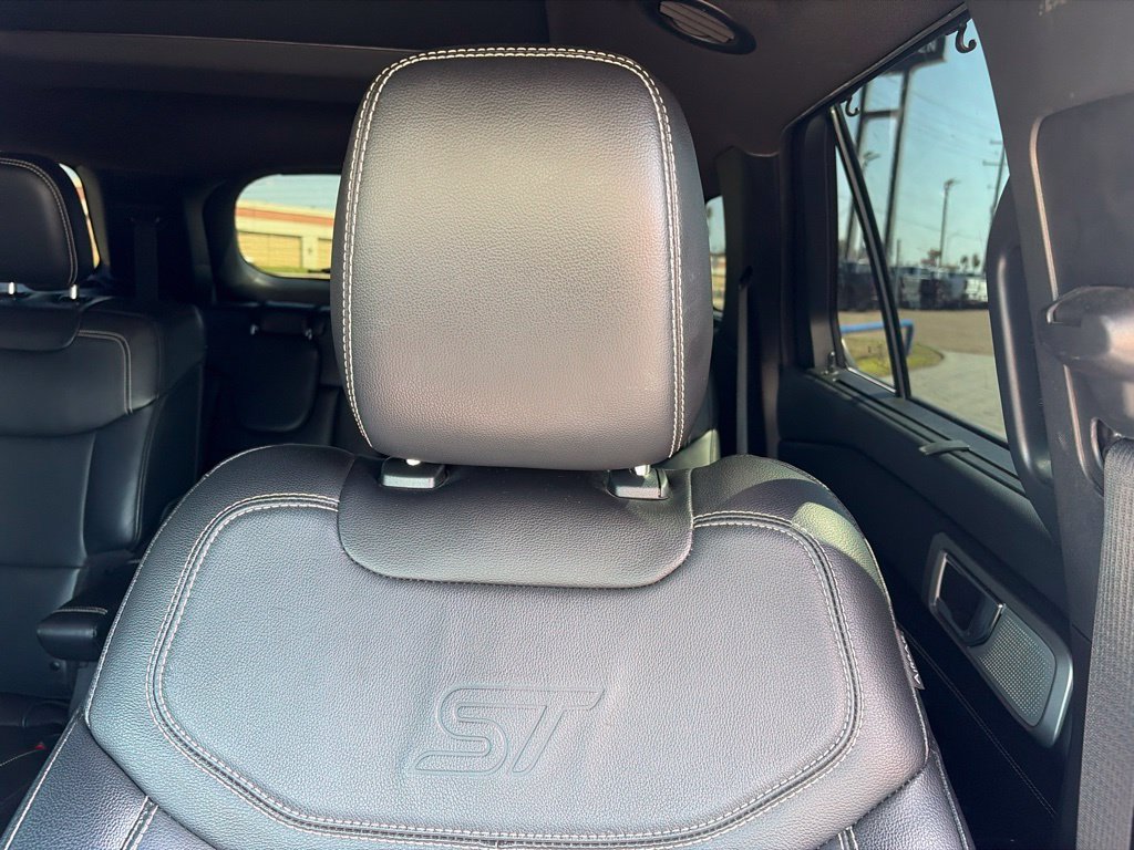 Used 2023 Ford Explorer ST w/ Equipment Group 401A AWD/4WD image 16