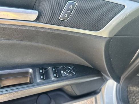 Used 2019 Ford Fusion SE AWD/4WD image 15