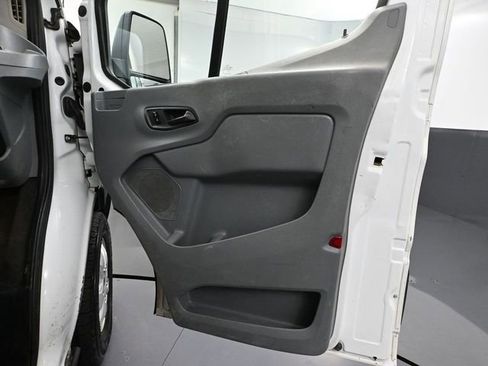 Used 2018 Ford Transit 350 XLT image 39