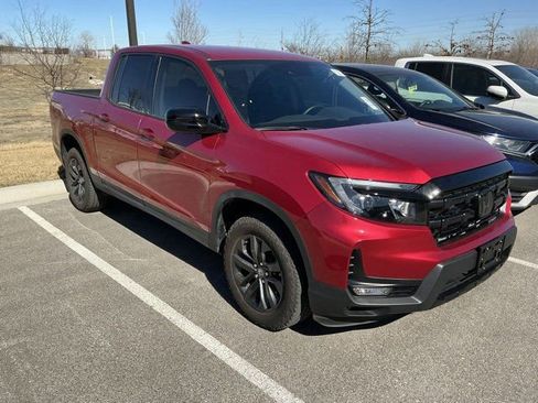 Used 2025 Honda Ridgeline Sport image 4