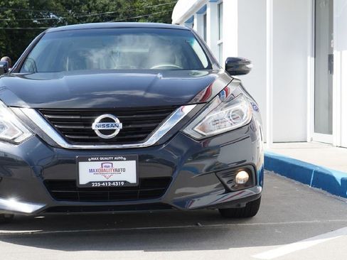 Used 2017 Nissan Altima 2.5 SV w/ Convenience Package image 3
