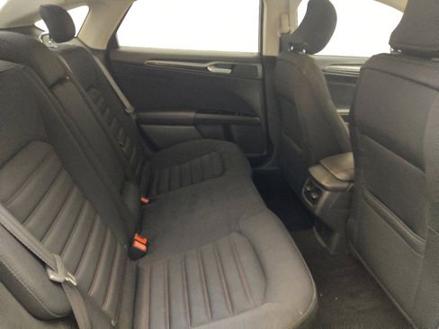 Used 2015 Ford Fusion SE w/ Equipment Group 201A FWD image 19