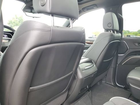 Certified 2023 Cadillac Escalade Premium Luxury w/ Performance Package AWD/4WD image 27