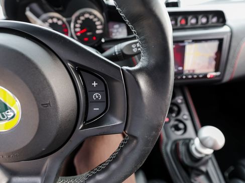 Used 2021 Lotus Evora image 16