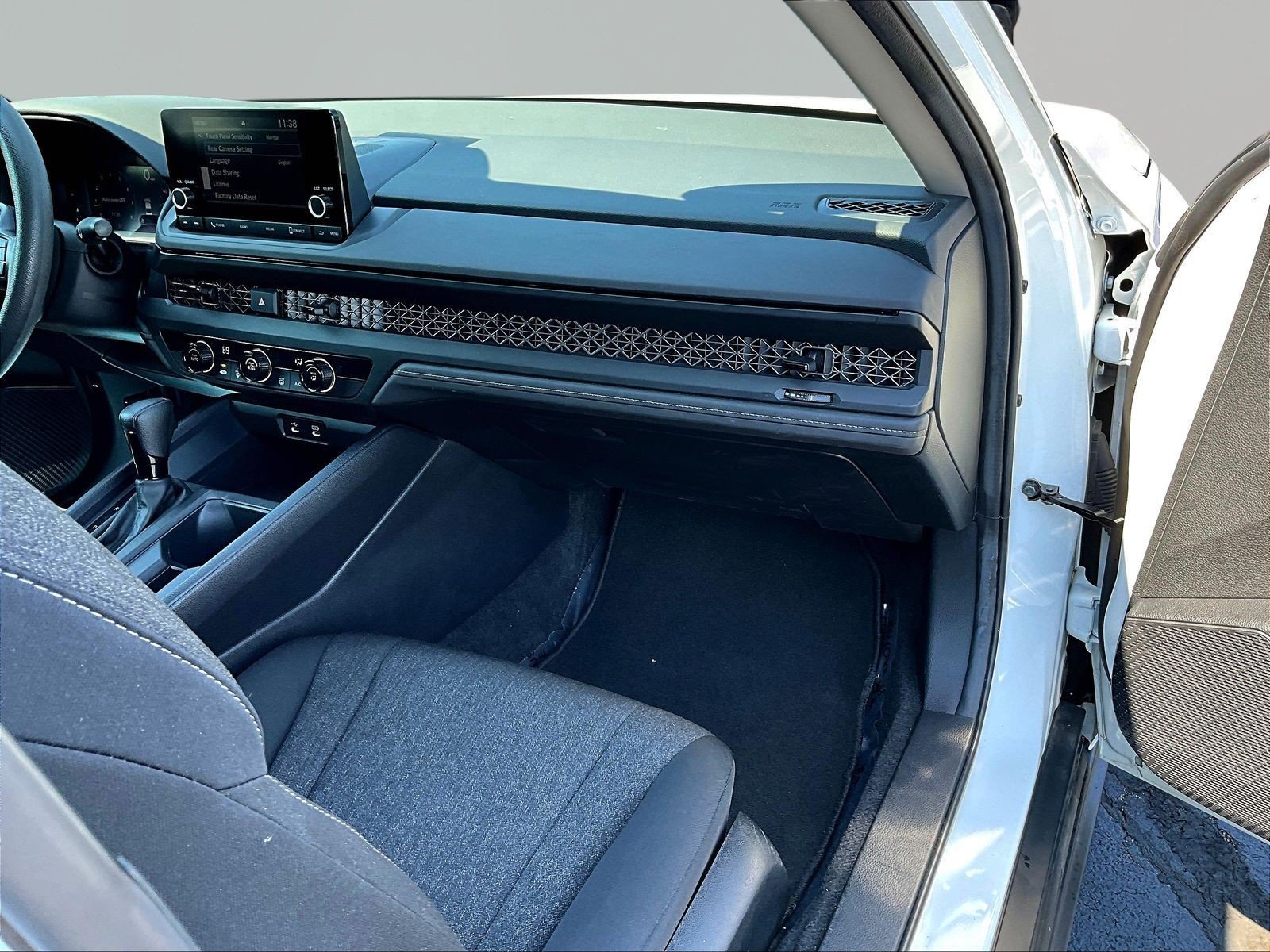 Certified 2023 Honda Accord LX image 25