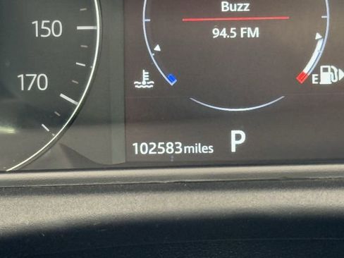 Used 2019 Land Rover Range Rover Velar S image 29