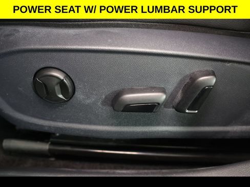 Used 2026 Volkswagen Jetta SE FWD image 5