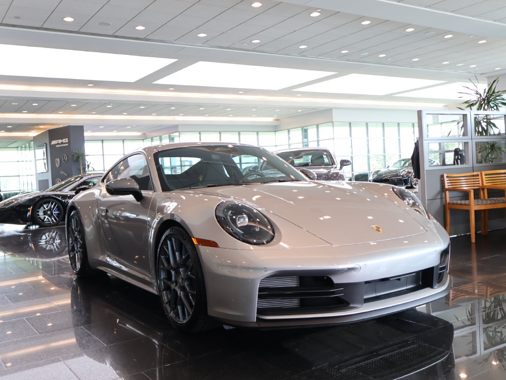 Used 2026 Porsche 911 Carrera T RWD image 3