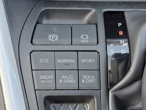 Used 2024 Toyota RAV4 XLE image 32