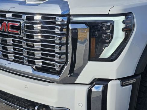 New 2026 GMC Sierra 2500 Denali w/ Denali Reserve Package image 5