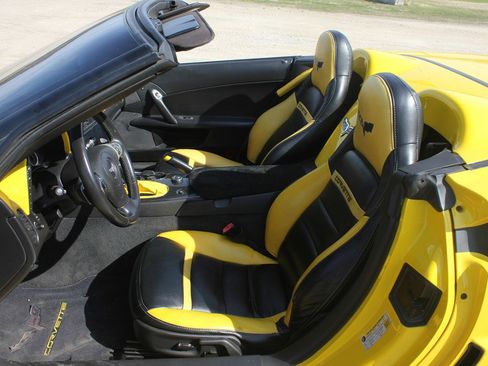 Used 2011 Chevrolet Corvette Grand Sport w/ Preferred Equipment Group image 21