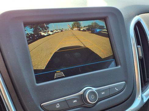 Used 2019 Chevrolet Equinox LT FWD image 24