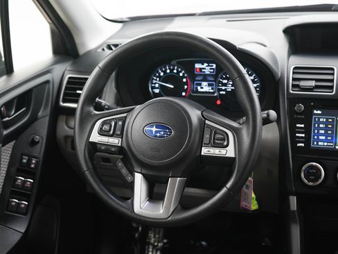 Used 2017 Subaru Forester 2.5i Premium AWD/4WD image 14