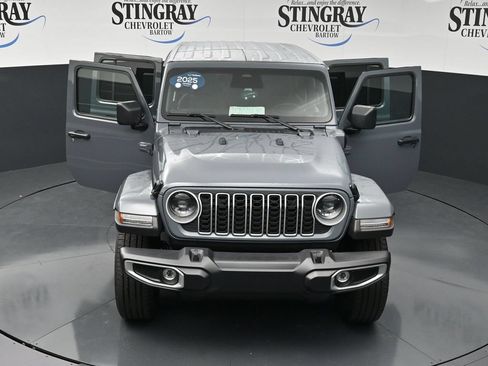 Used 2025 Jeep Wrangler Unlimited Sahara AWD/4WD image 37