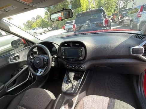 Used 2021 Kia Soul LX FWD image 9