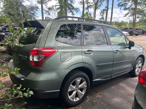 Used 2016 Subaru Forester 2.5i Limited AWD/4WD image 6