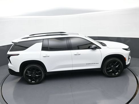 Used 2024 Chevrolet Traverse RS AWD/4WD image 37