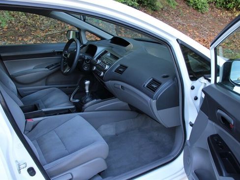 Used 2009 Honda Civic DX-VP image 13