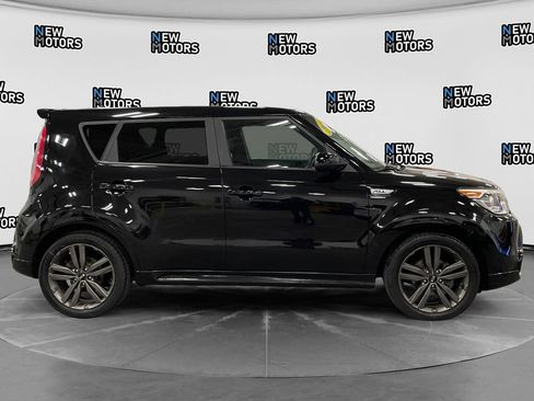 Used 2016 Kia Soul + w/ Tarmac Special Edition FWD image 6