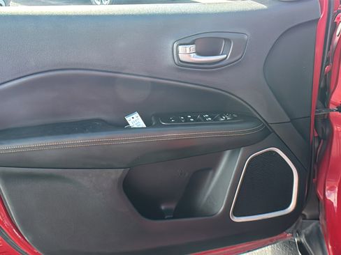 Used 2018 Jeep Compass Limited w/ Navigation Group image 23