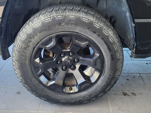 Used 2020 RAM 1500 Big Horn AWD/4WD image 11