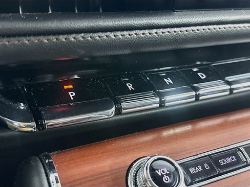 Used 2024 Lincoln Aviator Reserve w/ Equipment Group 201A AWD/4WD image 25
